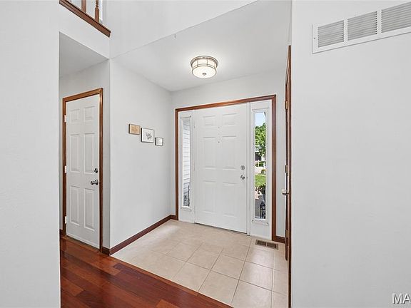 3rd image of 1516 Strawberry Glen Ct