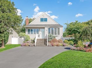 78 W Shore Dr, Massapequa, NY 11758