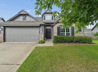 7315 S Laurel Pl, Broken Arrow, OK 74011