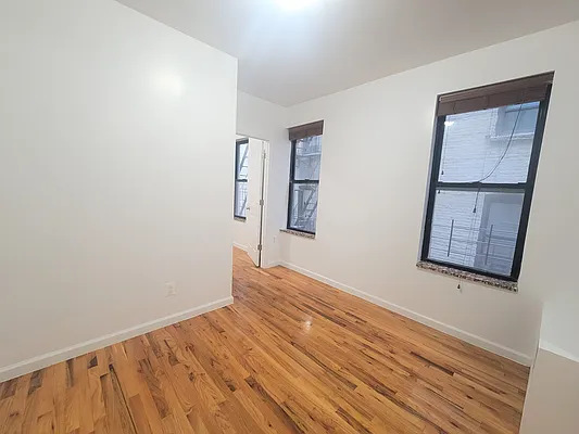 Rented by Douglas Elliman | media 19