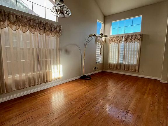 2nd image of 1116 Camellia Ct