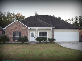 9425 Hidden Trail Dr, Denham Springs, LA 70726