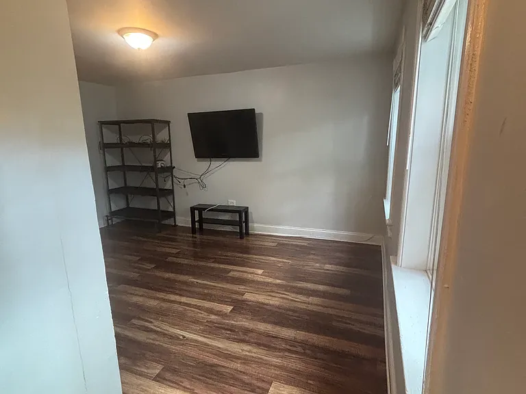 3127 N Kenmore Ave #G — Photo 8