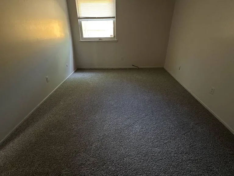 2831 Saxton Rd — Photo 5