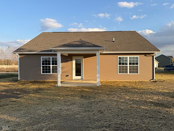 4th image of 1105 Lake Dr