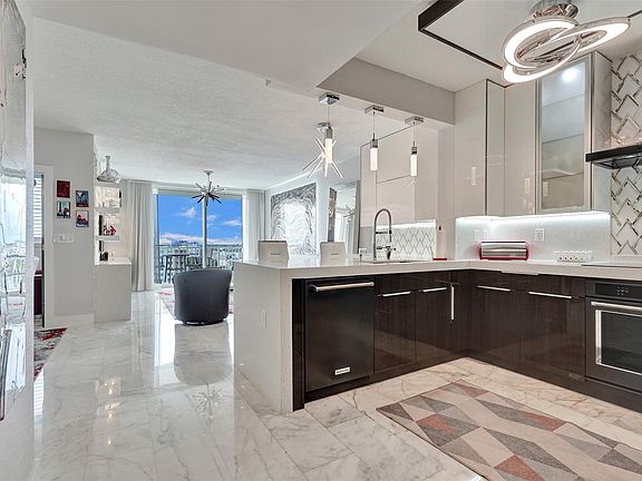 3rd image of 3020 NE 32nd Avenue #1012