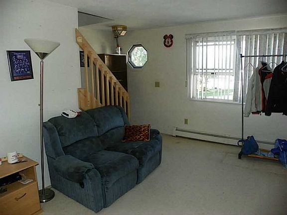 2nd image of 96 Sunflower Cir