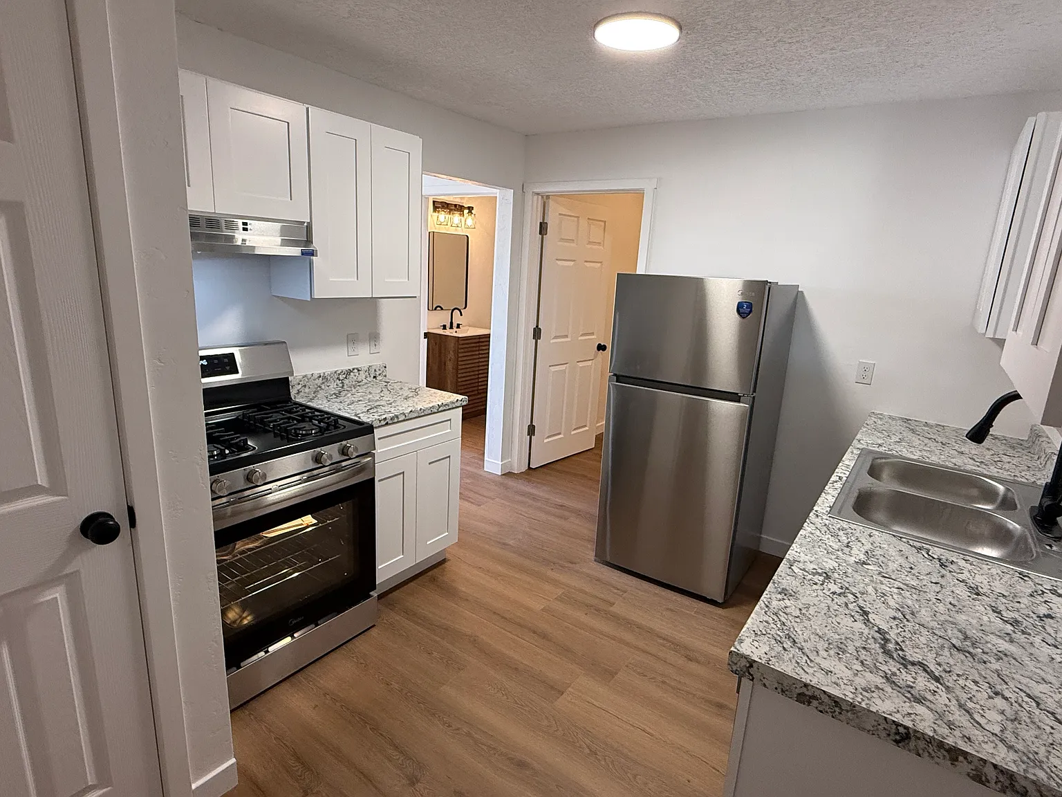 2 bed, 607 sqft, $1,550 — Photo 1