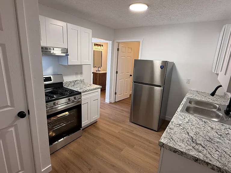 469 W 2nd St #2 — Photo 1