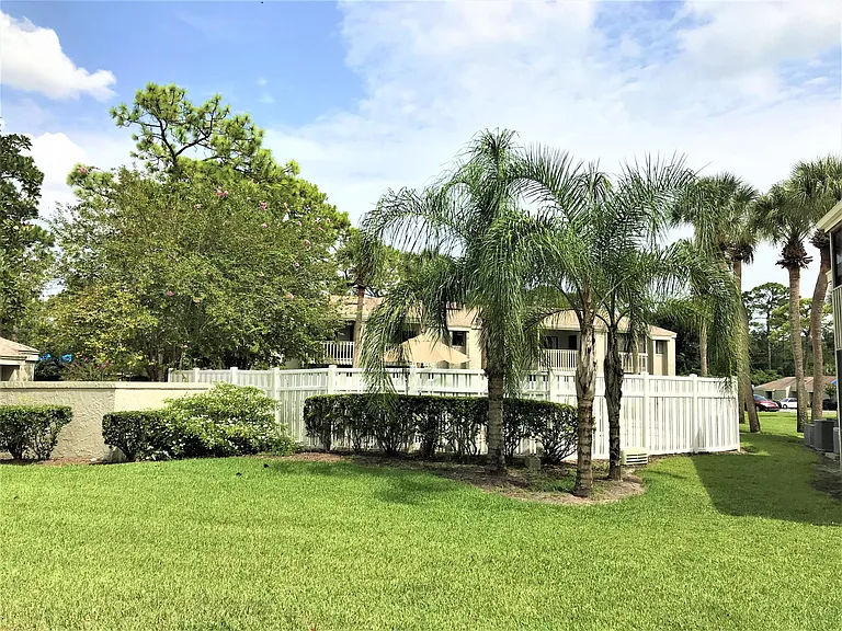 149 Springwood Cir #D — Photo 23
