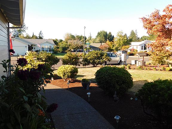 5th image of 1446 SW Fellows St