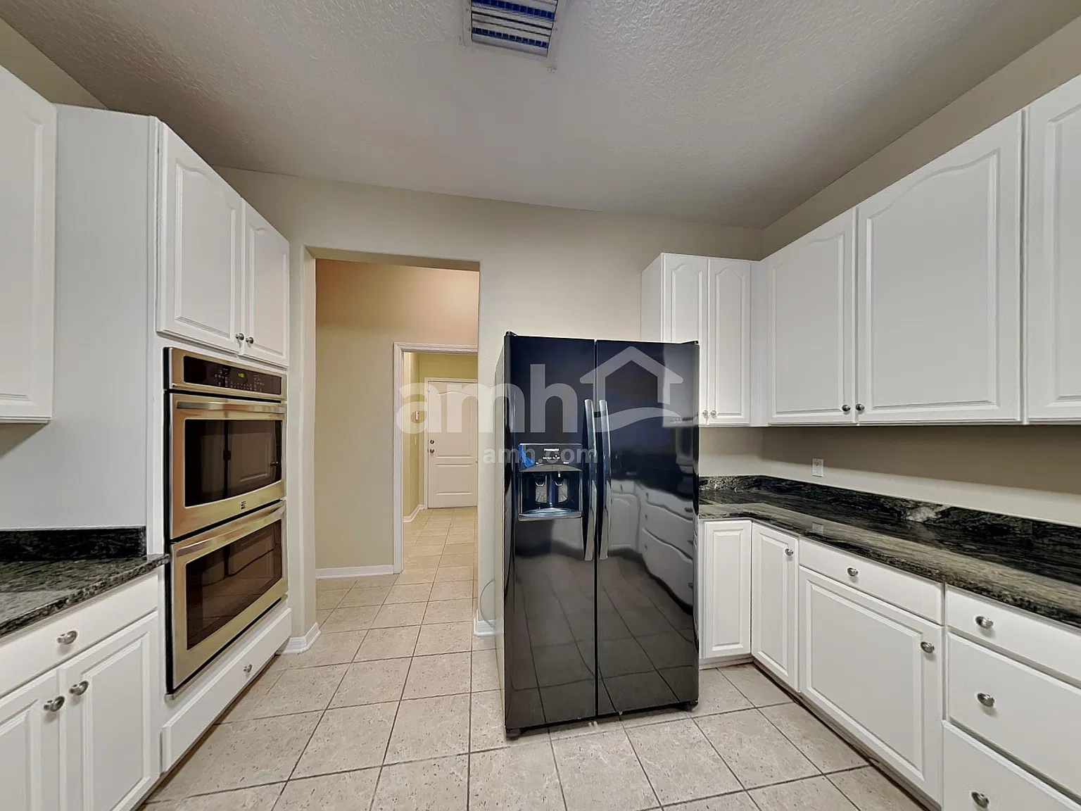 5 bed, 2.5 bath, 3534 sqft, $3,195 — Photo 4