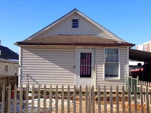 1402 Beale St, Linwood, PA 19061