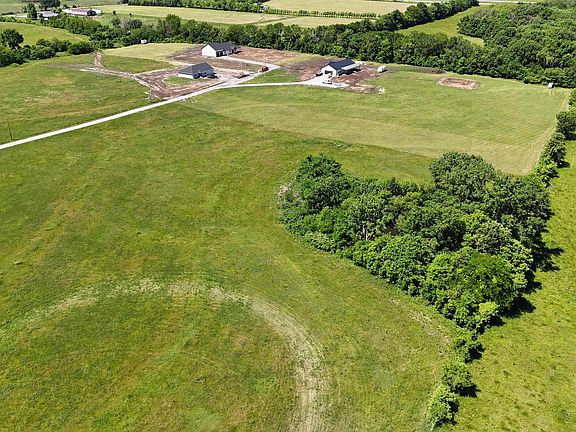 2nd image of Greenlawn Rd