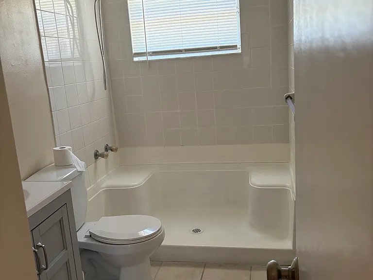 27167 Wakefield Dr — Photo 11