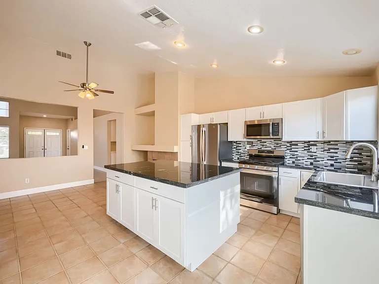 6042 Evening View St — Photo 11