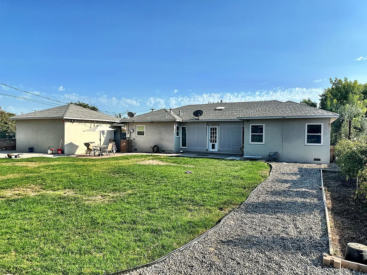 Building Photo - 140 W Terrace Dr