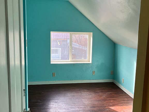 4th image of 408 Cherry St