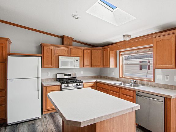 5th image of 1601 Aspen Ave