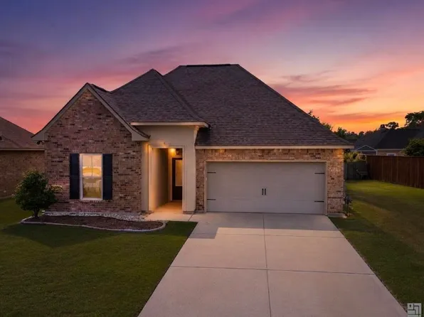 32463 Curtis Cove Ln, Denham Springs, LA 70706