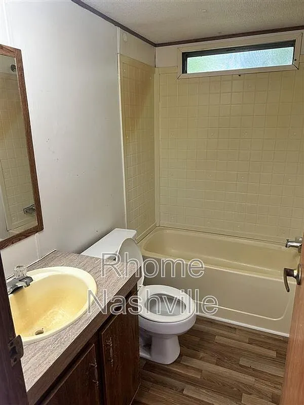 2 bed, 1.0 bath, 896 sqft, $1,000 — Photo 3
