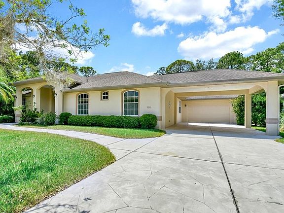 2nd image of 8044 Desoto Woods Dr