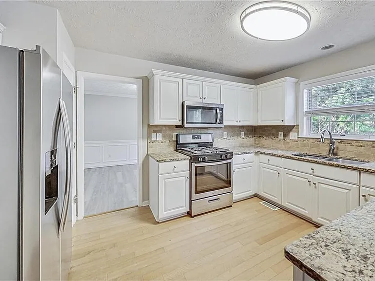 326 Canterbury Place Dr — Photo 49