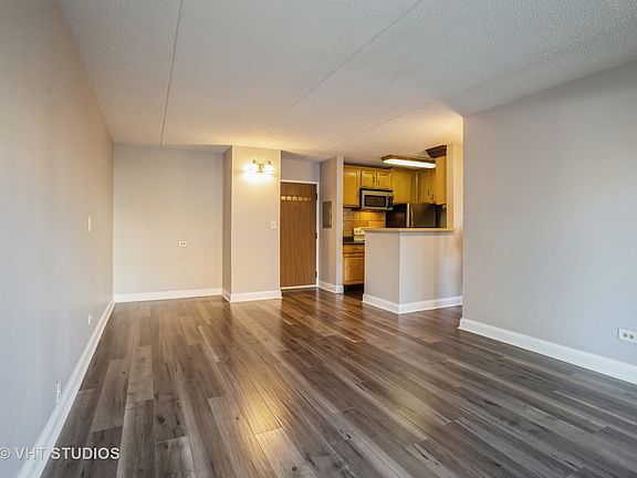 3rd image of 5600 Astor Ln Unit 117