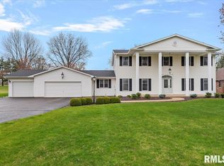 308 Country Club Rd, Jacksonville, IL 62650