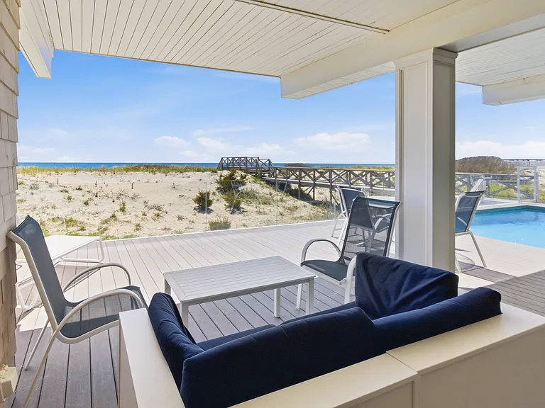 687 Dune Rd — Photo 12