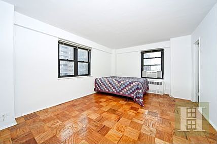 4th image of 413 Grand St APT F1001