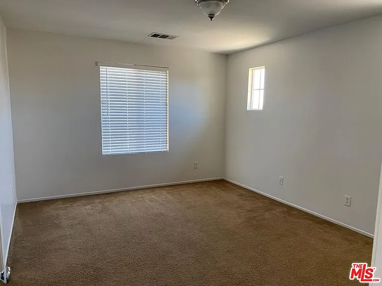 41183 Bank Ct — Photo 25