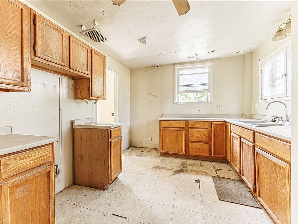 28th image of 17156 Ladue Rd
