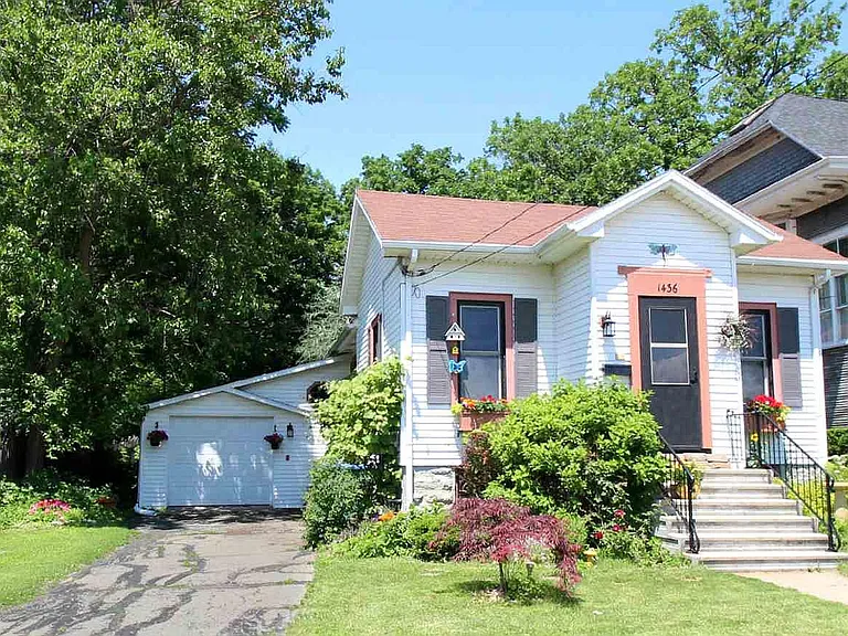 1436 W New York Ave — Photo 2