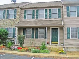 769 Knoll Dr, Mount Joy, PA 17552