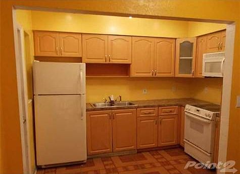 3rd image of 1642 NE 124th Ln