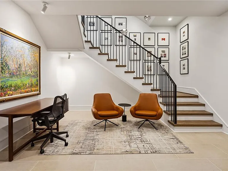 2525 Peachtree Rd NE #32 — Photo 34
