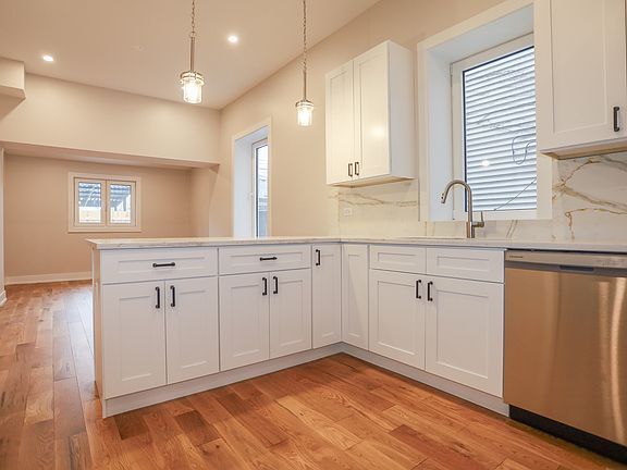 2nd image of 2308 W Foster Ave #1F