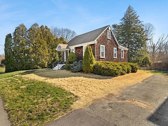 3rd image of 22 Ingell St