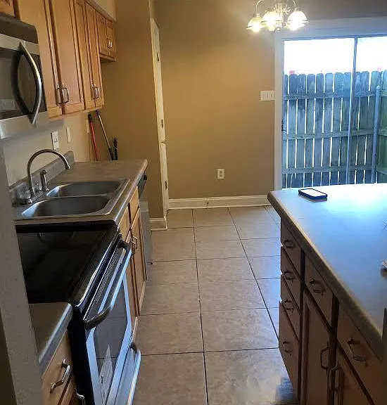 3345 Hans Ave — Photo 2