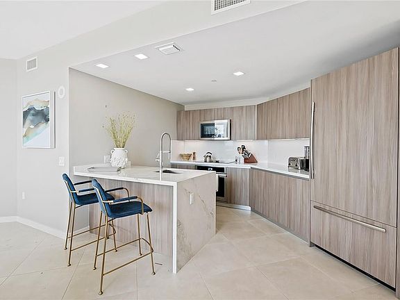 5th image of 401 N BIRCH Road #508