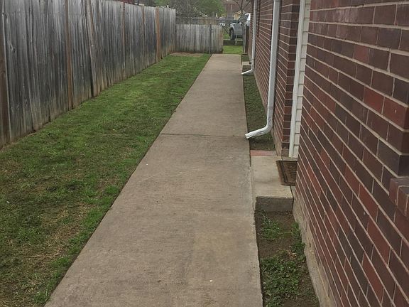 Sidewalk way