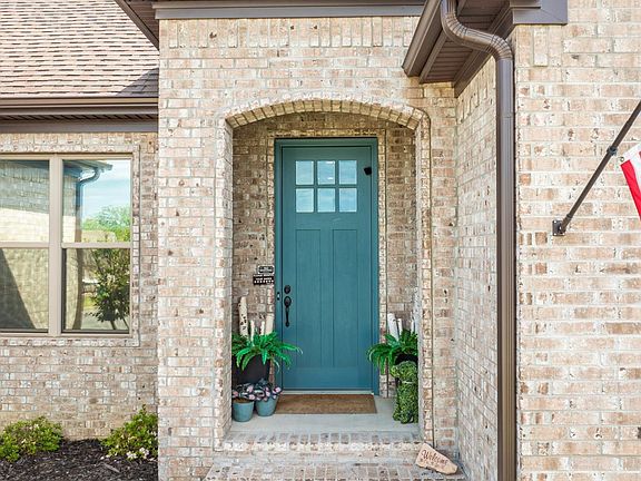 3rd image of 9848 Willow Brook Dr