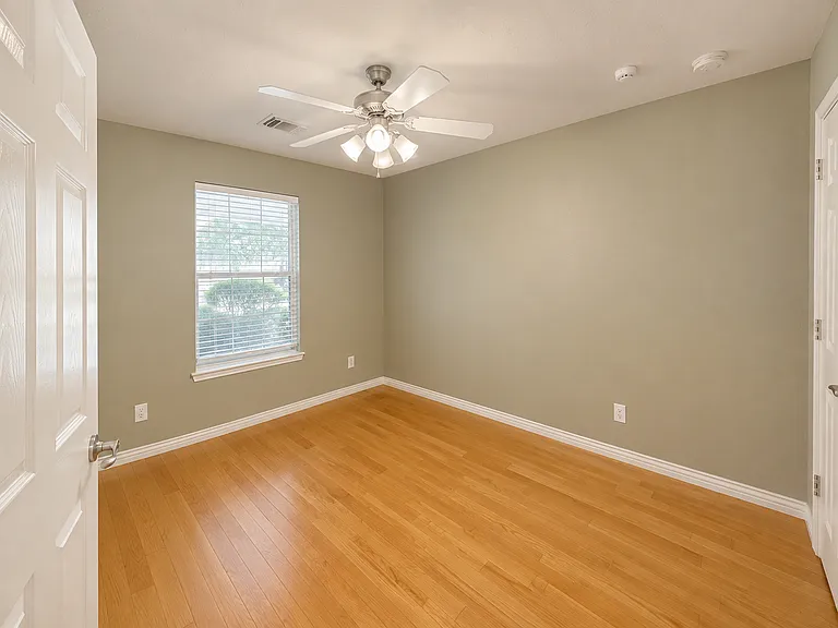 2119 Hawthorne Brk — Photo 14