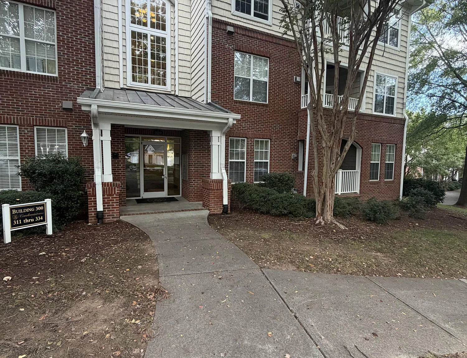 2 bed, 2.0 bath, $2,400 — Photo 2