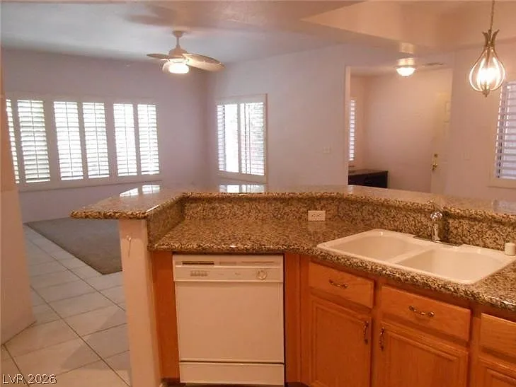 103 Topsail Dr — Photo 11