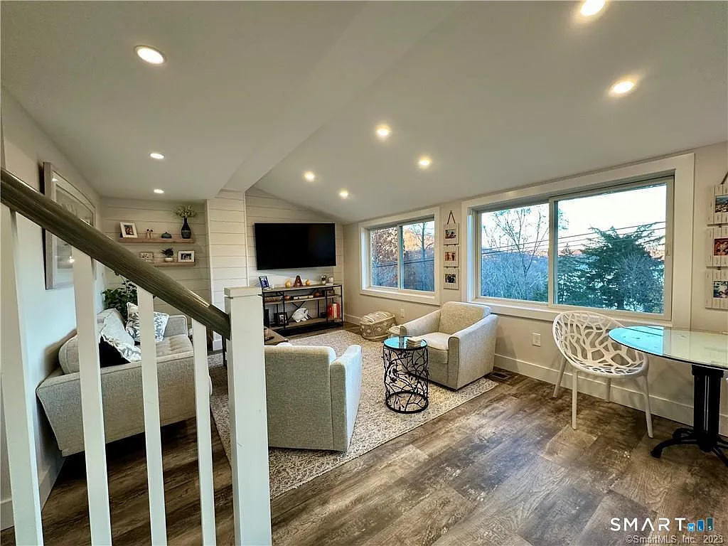 3 bed, 2.0 bath, 1184 sqft, $3,000 — Photo 4