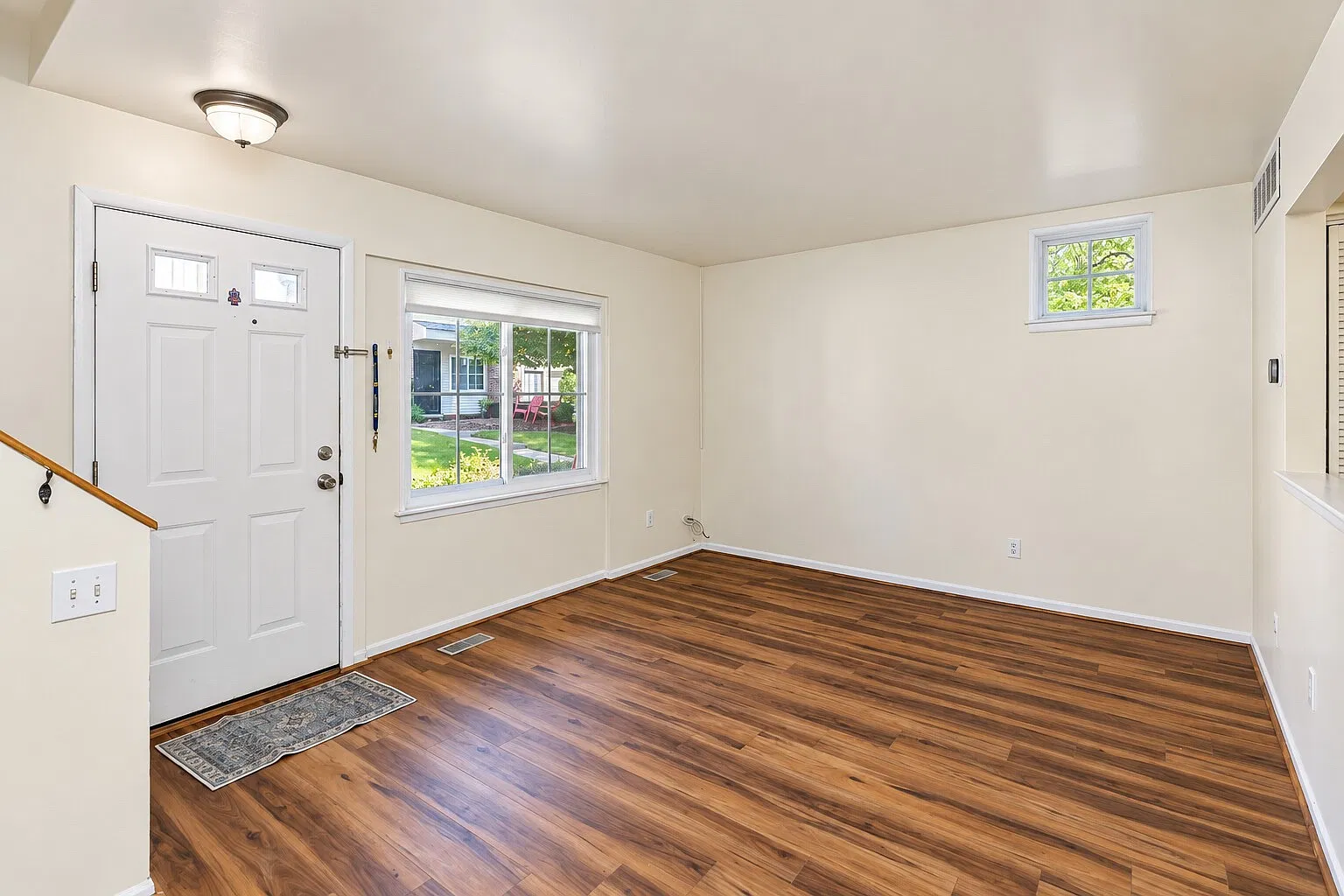 2 bed, 800 sqft, $2,200 — Photo 3