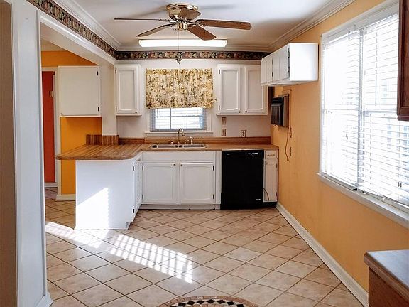 3rd image of 4209 Richardson Dr NW