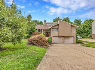 110 Glen View Dr, Beaver, PA 15009